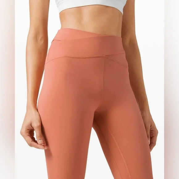 Lululemon Aligned Angles Super-High-Rise Tight 28" - Picture 4 of 4